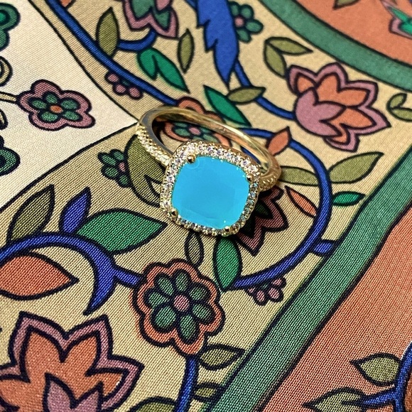 GOLD Tone And Blue Accent Ring - Picture 5 of 16